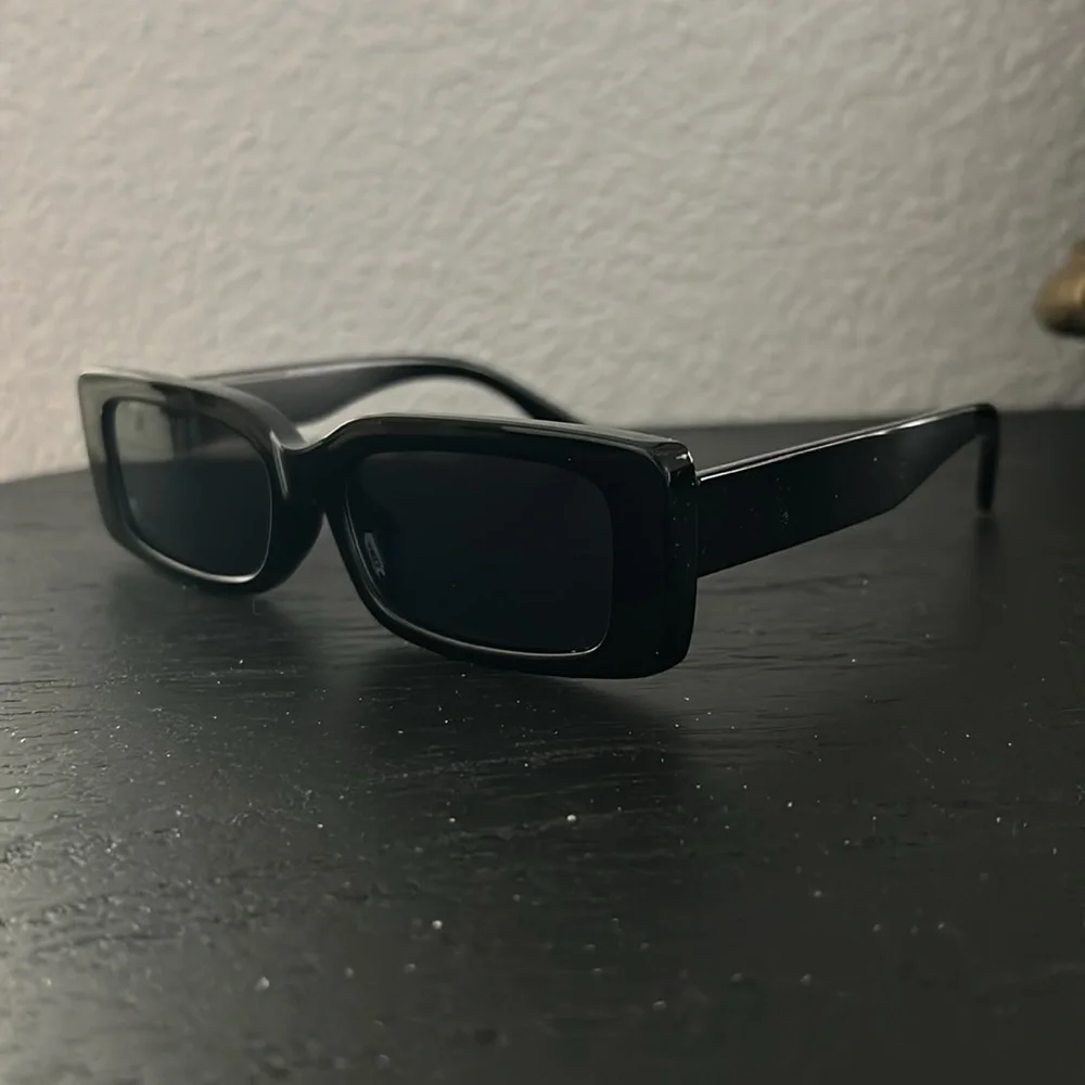 New Black Rectangle Small Y2K Anti UV Sunglasses - Picture 4 of 5